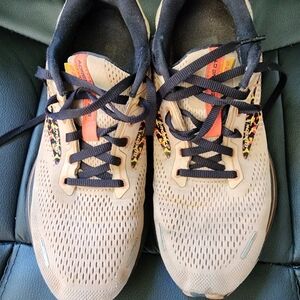 Brooks Women's shoes